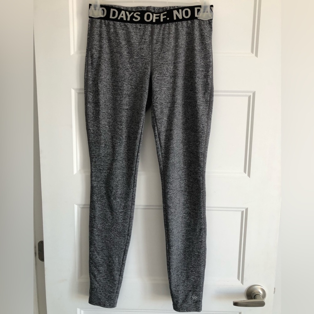 Workout leggings “no days off”